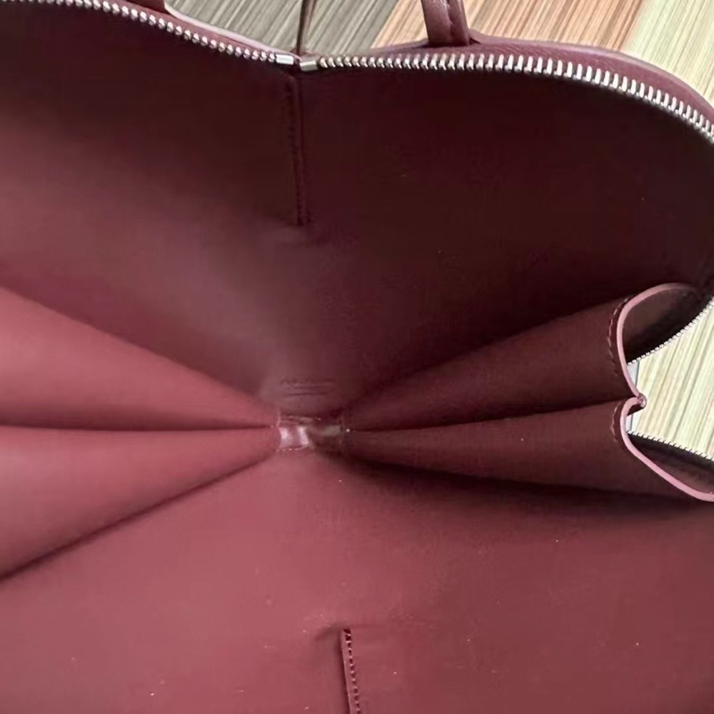 ALAIA Paris Wine Red Love Bag - Picture 5 of 5